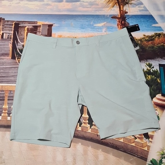 Travis Mathew Mint Green Golf Shorts‎ Size 40 NWT - Picture 1 of 6
